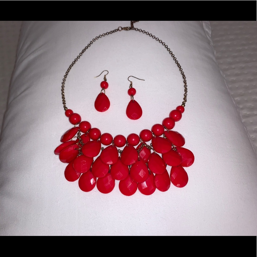 Red statement necklace w/ matching earrings